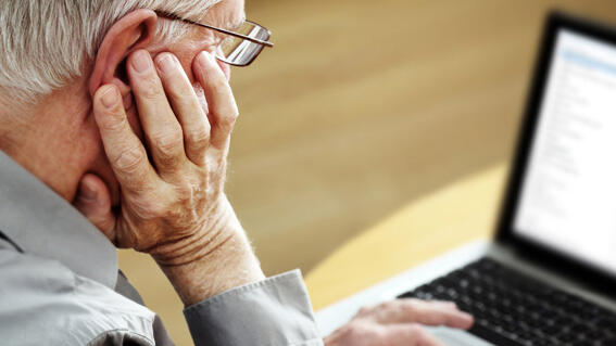 כל אזרח שערך יפויי כח מתמשך מהווה פחות נטל על מערכות המשפט (צילום: שאטרסטוק) זקנים זיקנה פנסיה דמי ניהול פרישה חיסכון