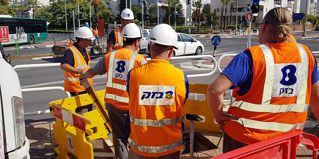עובדי בזק משבשים את עבודות התשתית של סלקום בראשל"צ
