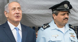 מימין המפכ"ל רוני אלשיך ו רה"מ בנימין נתניהו