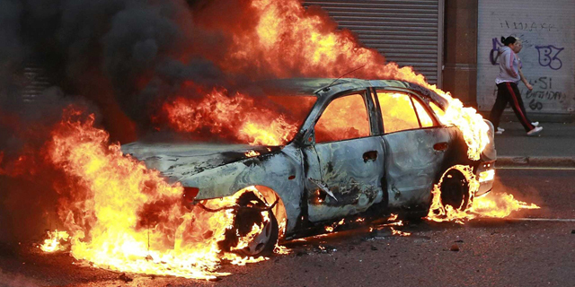 מכונית תופת פיצוץ רכב תאונה שריפה
