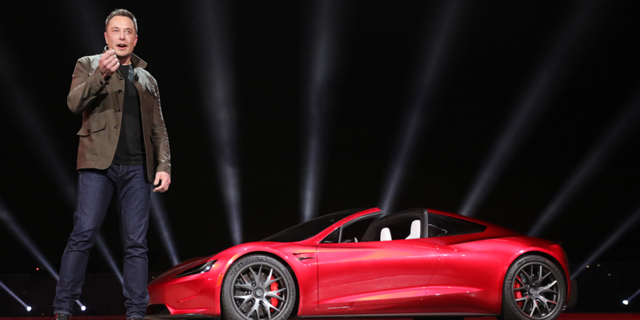 אלון מאסק טסלה מכונית חשמלית