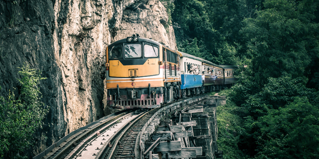 פוטו דרכים חוויית נסיעה רכבת המוות תאילנד קנצנבורי 