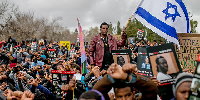 הפגנה מול ה כנסת ב ירושלים של פליטים ו מבקשי מקלט  מ אפריקה נגד גירוש מ ישראל