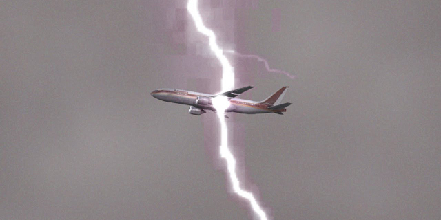 ברק סופת ברקים מטוס טיסה