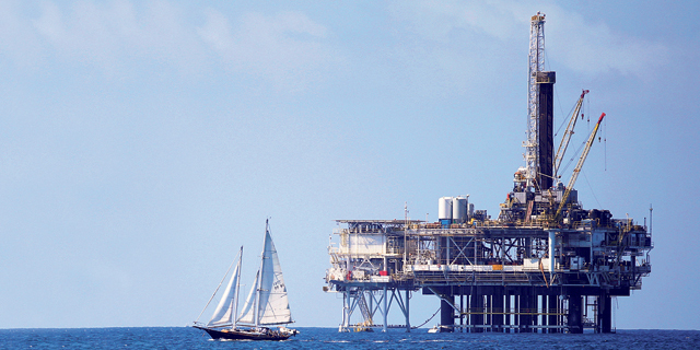 קידוח נפט מול חופי קליפורניה ארה"ב