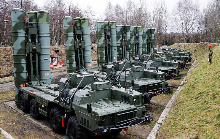 משגרי טילים S400 (צילום: TAAS) טילי נ"מ S400 רוסיה 4