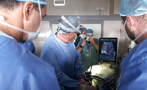 השמדת גידול בכבד בבית החולים זיו באמצעות מערכת של אייסקיור מדיקל , צילום: יח"צ