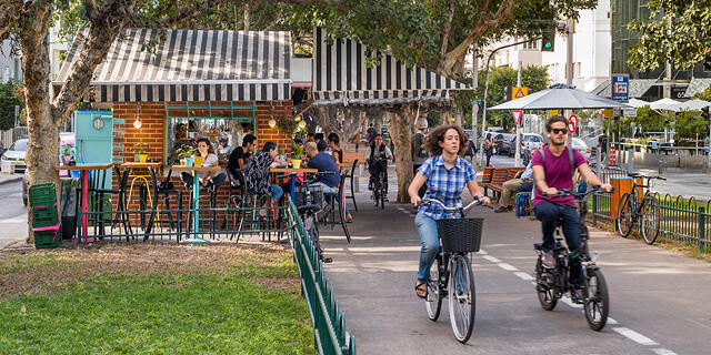 תל אביב שדרות רוטשילד אופניים
