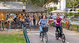 תל אביב שדרות רוטשילד אופניים