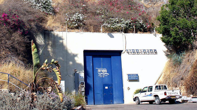 מתקן של מקורות (צילום: זהר שחר) מתקן של מקורות סמוך לכנרת