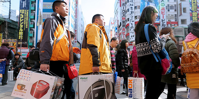 תיירים סינים סין יפן קניות אופיר דור