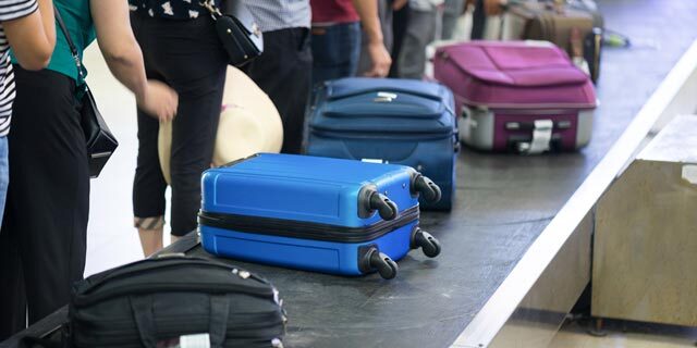 מסוע מזוודות נמל תעופה שדה תעופה חו"ל תיירים
