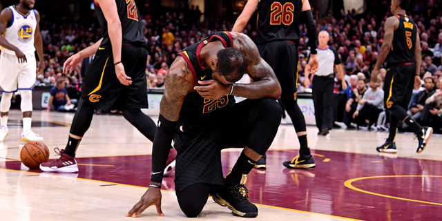 לברון ג'יימס קליבלנד קאבלירס NBA