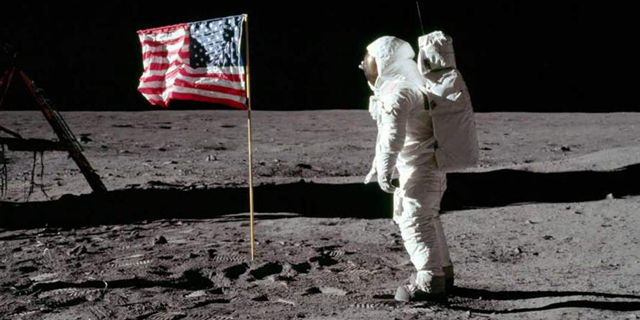 ניל ארמסטרונג אסטרונאוט ירח