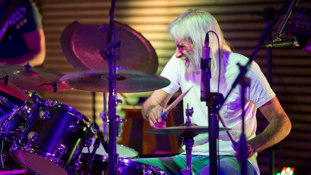 פנאי מאיר ישראל מתופף