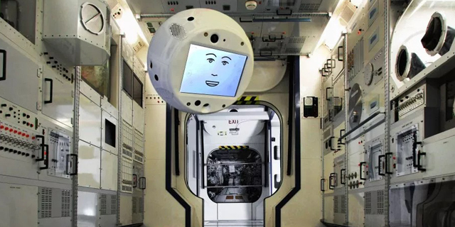 פורצי הדרך רובוט רובוטים אסטרונאוט חלל
