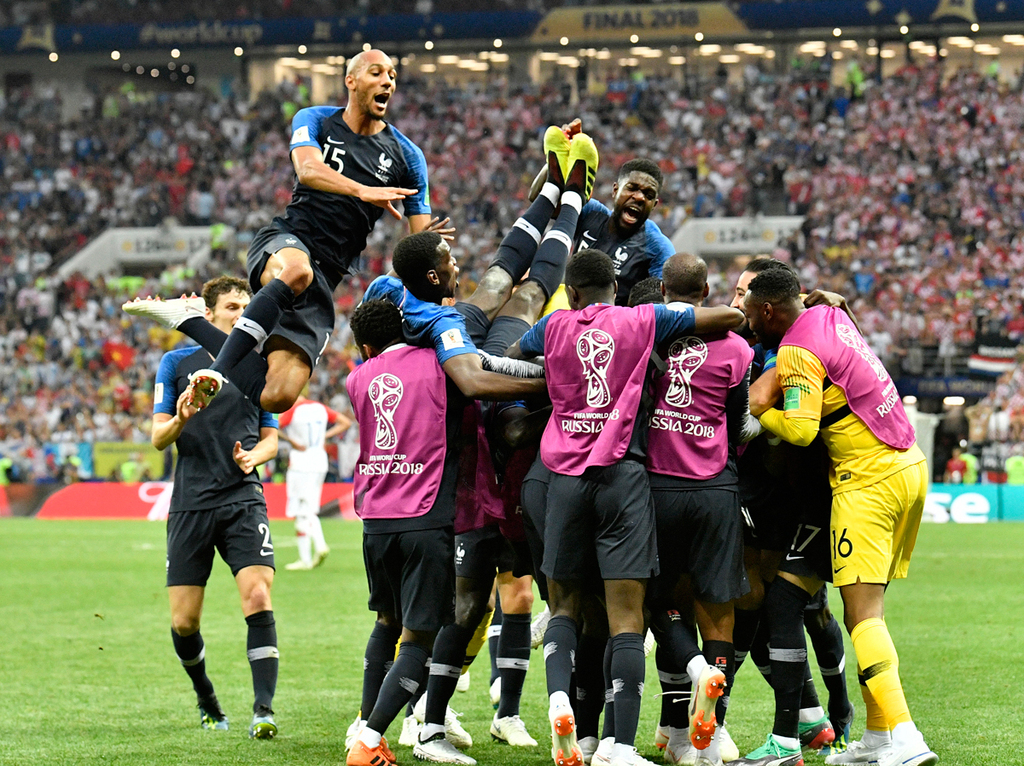 שחקני נבחרת צרפת חוגגים ניצחון מונדיאל 2018