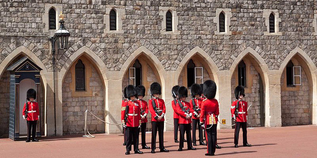 משמר המלכה ארמון בקינגהאם לונדון