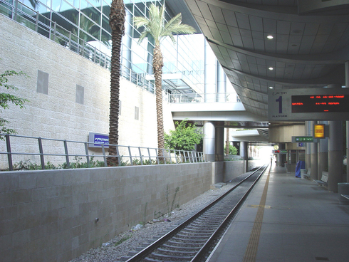 תחנת הרכבת בנמל התעופה בן גוריון, צילום: ויקיפדיה