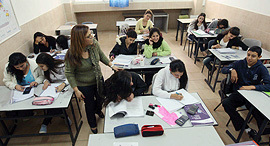 תלמידים ב שיעור ב כיתה ב בית ספר תיכון גוטוירט ב תי ספר