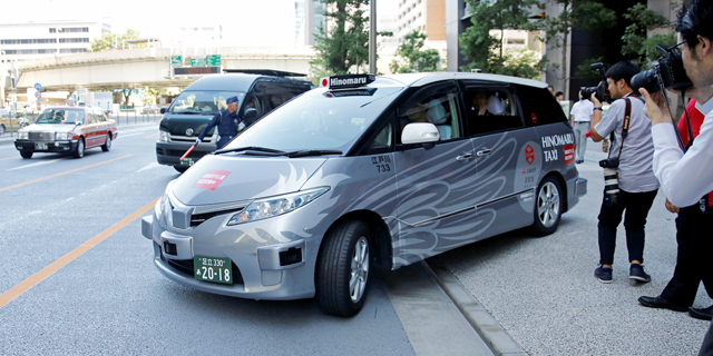 מונית אוטונומית טוקיו רובוקאר Robocar  ZMP