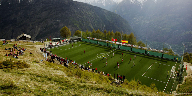 פוטו מגרשי כדורגל גספון שווייץ