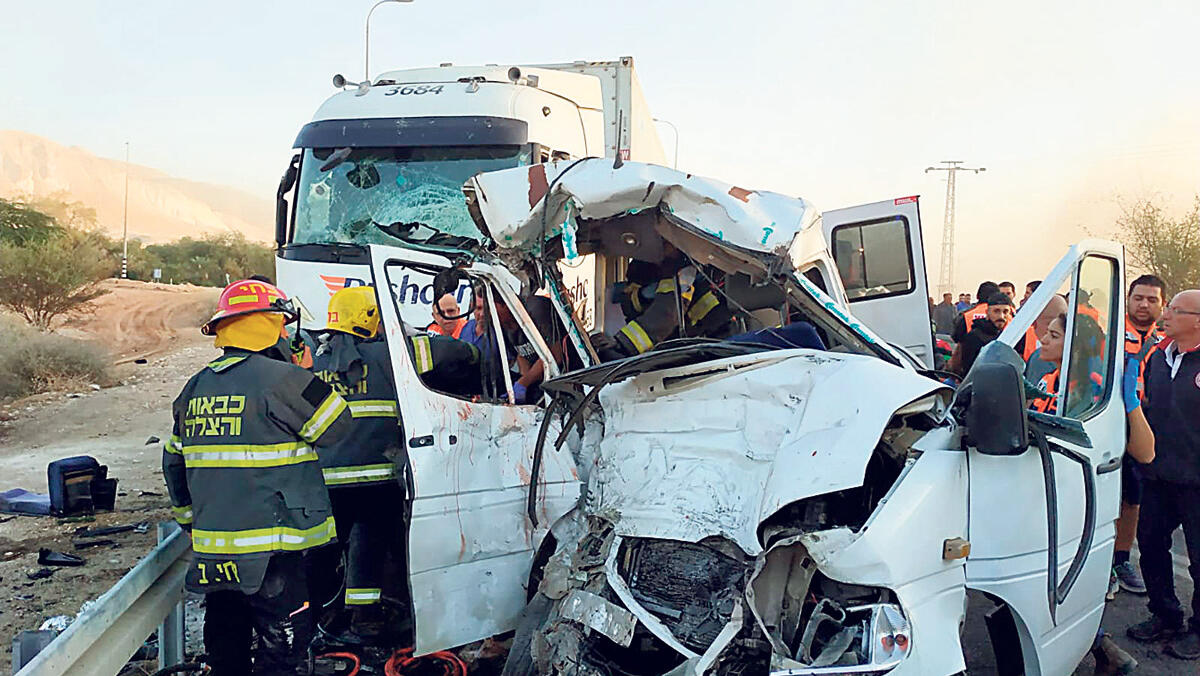 תאונת דרכים בהתנהגות בין משאית לרכב בכביש 90 סמוך לפצאל 