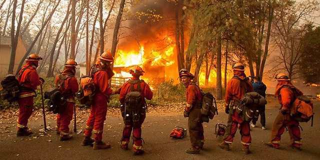 שריפות הענק ב קליפורניה