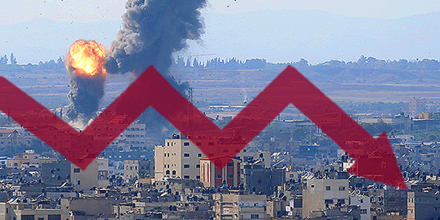 חץ יורד הפגזות של טילים ישראליים על עזה בעקבות שיגור על שדרות קאסם טיל רצועת עזה