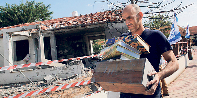 חפצי אדם ישראליים שנפגעו מטיל שנורה מרצועת עזה