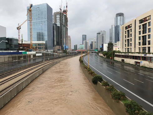 A flood in Ayalon. A flood in Ayalon.