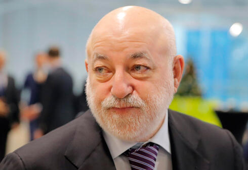 <span style="font-weight: normal;">Viktor Vekselberg </span>