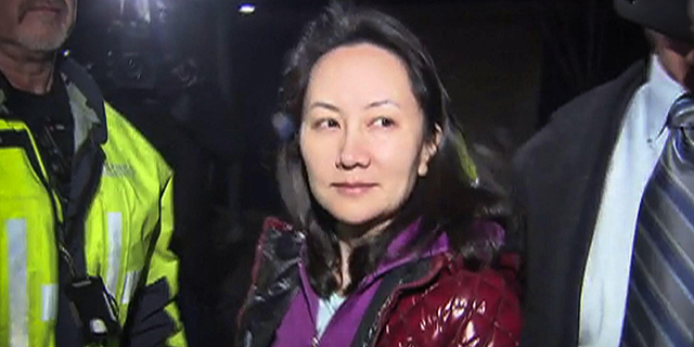 מנג וואנז'ו סמנכ"לית הכספים של וואווי לאחר שחרורה בערבות בוונקובר קנדה
