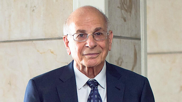 מוסף שבועי 20.11.18 מסי מורה לחיים דניאל כהנמן פרופסור זוכה פרס נובל ב כלכלה