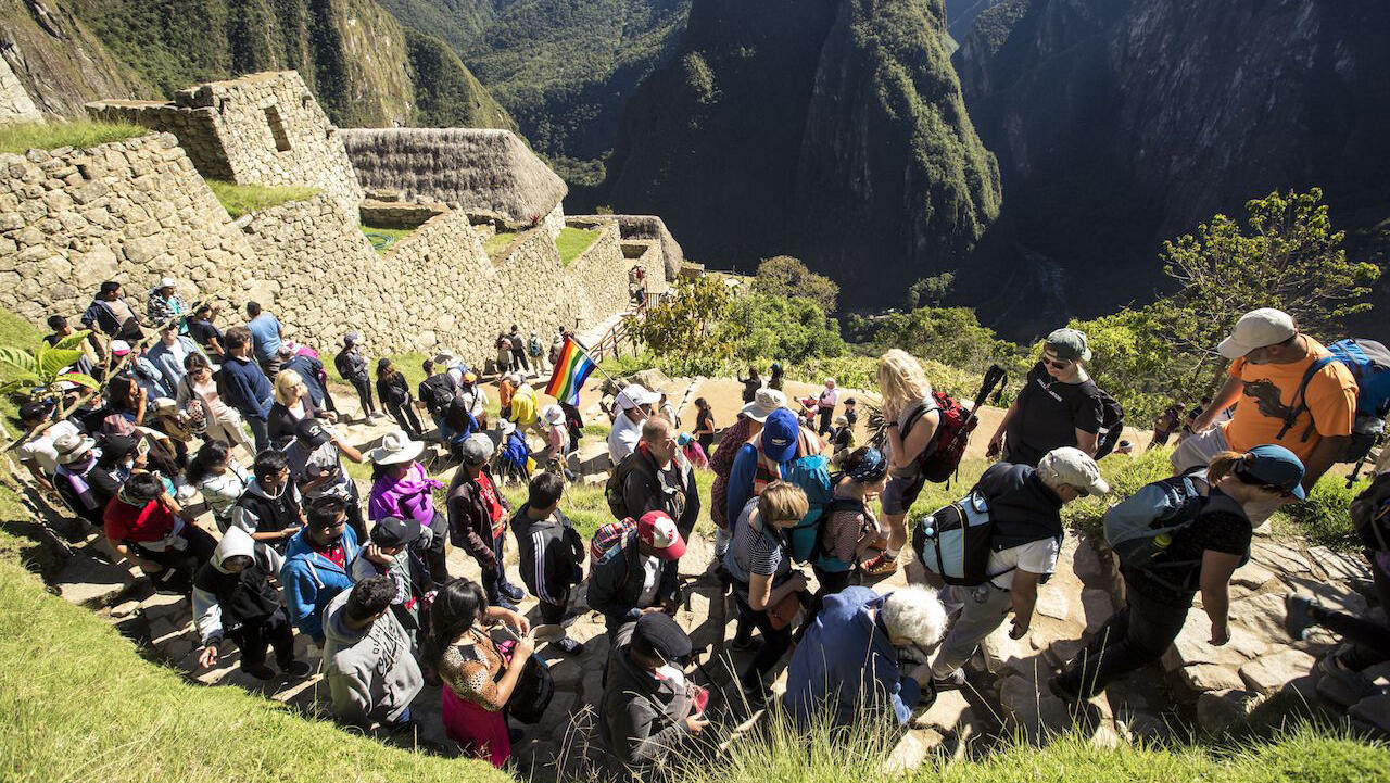 מאצ'ו פיצ'ו פרו צפיפות תיירים אתרים פסולים