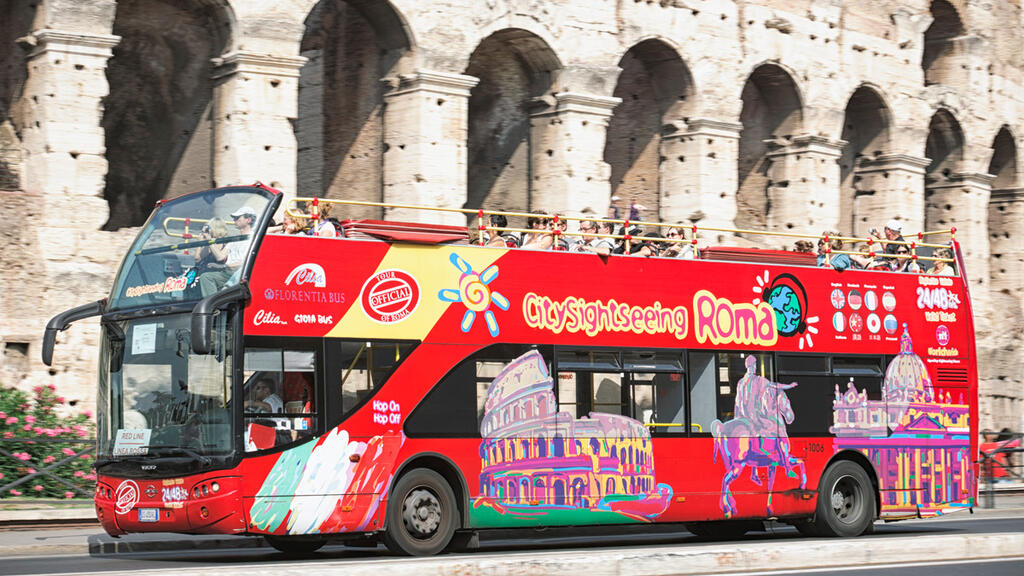 אוטובוסים תיירים אוטובוס רומא קולוסיאום איטליה 1