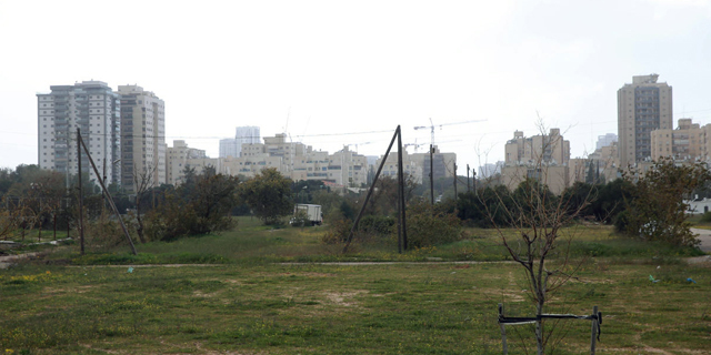 חלק מהשטח שנועד ל היכל הקרח בת ים