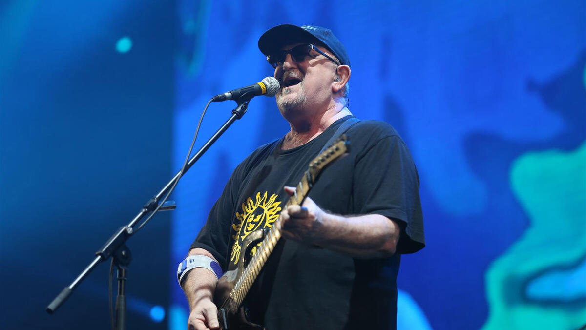 אפרים שמיר זמר מוזיקאי פנאי