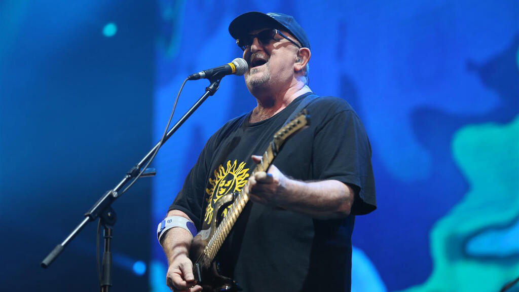 אפרים שמיר זמר מוזיקאי פנאי