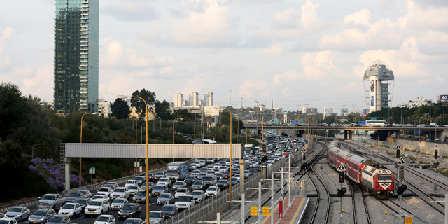 נתיבי איילון פקק פקקים רכבת תל אביב