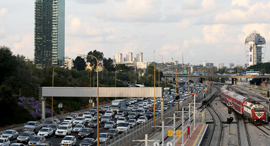 נתיבי איילון פקק פקקים רכבת תל אביב