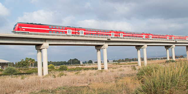 רכבת ישראל נוסעת