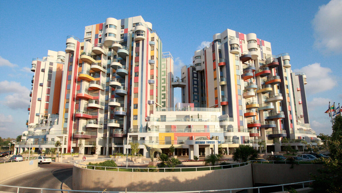 מגדלי נאמן תל אביב חוף תל ברוך