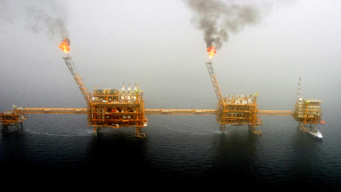 אסדות קידוח נפט במפרץ הפרסי, צילום: רויטרס