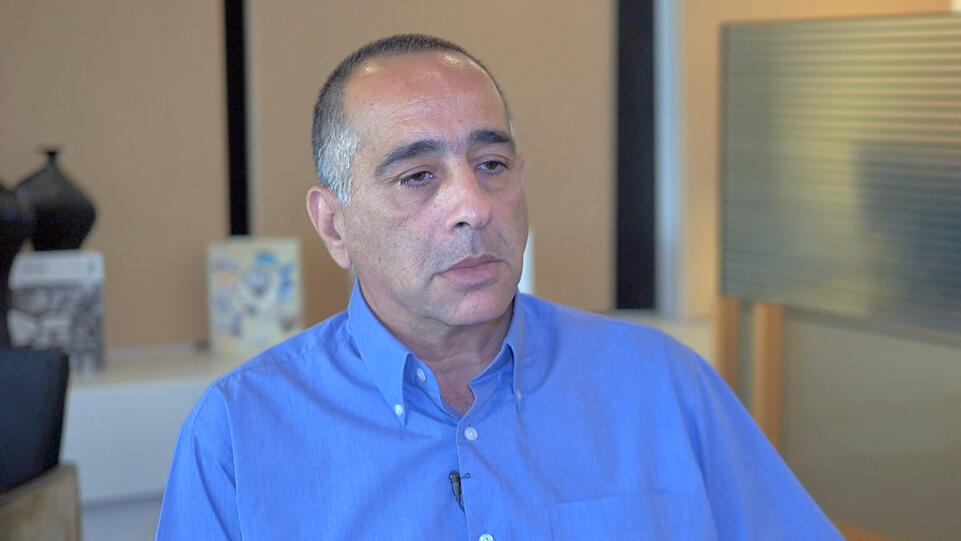 מאיר אריאל מנכ"ל בזלת (צילום: דור מנואל) ראיון עם מאיר אריאל מנכ"ל בזלת