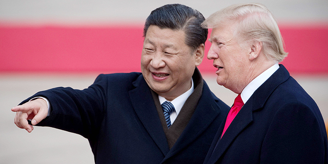 מימין נשיא ארה"ב דונלד טראמפ ונשיא סין שי ג'ינפינג