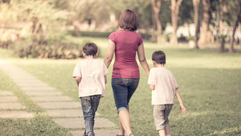 אם חד הורית משפחה חד הורית אמא ילדים 