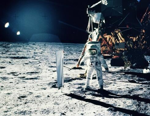 אסטרונאוט אמריקאי על הירח, שהגיע בזכות הטיל של פון בראון, צילום: NASA 