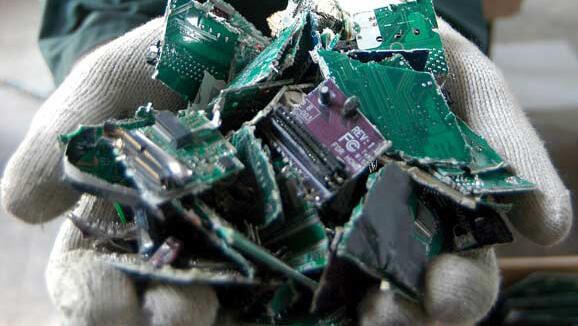 פסולת אלקטרונית (צילום: אי פי איי) פסולת אלקטרונית זבל