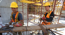 בנייה פועלים זרים סינים עובדי בניין